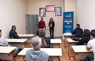 İş aramak için geldiği ESBİM’de başkalarına...