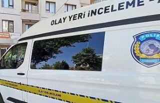 İş hanında tartıştığı kişiyi ayağından...