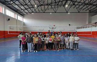 İscehisar’da GSB spor okulları devam ediyor
