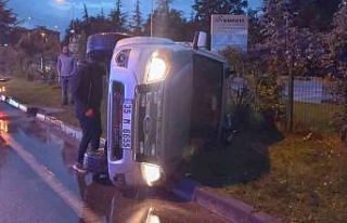 Isparta’da kamyonet devrildi: 4 yaralı