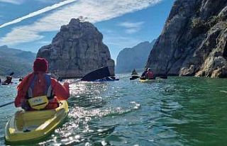 Issız adada kano kampı