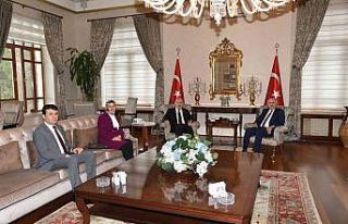 İZDES heyeti Vali Karadeniz’le fikir alışverişinde...