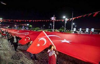 İzmir’de 3 gün 3 gece 99. yıl kutlaması