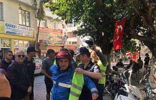 Jandarma ekipleri Güzelçamlı’da reflektör dağıttı
