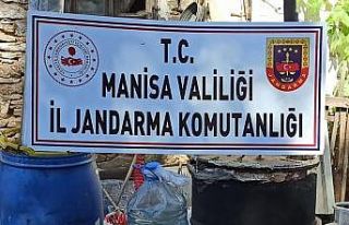 Jandarmadan Salihli’de kaçak rakı ve şarap operasyonu