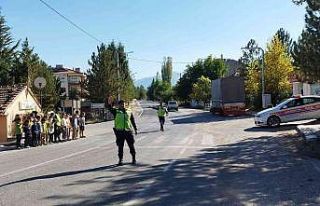 Jandarmadan yaya önceliği uygulaması