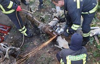 Kafasını öyle bir yere sıkıştırdı ki, yardımına...