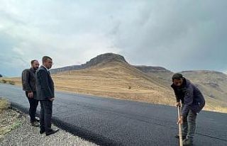 Kağızman’da köy yolları sıcak asfalt oluyor