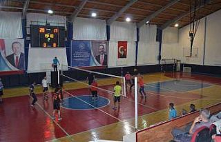 Kahta’da okullararası voleybol turnuvası