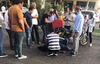 Kamyonet ile motosiklet çarpıştı: 1 yaralı