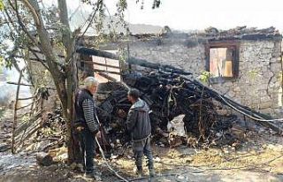 Karacasu’da müstakil ev çıkan yangında küle...