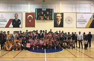Karaman’da düzenlenen basketbol turnuvası sona...