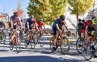 Karesi Cumhuriyet kupası bisiklet yarışları yapıldı