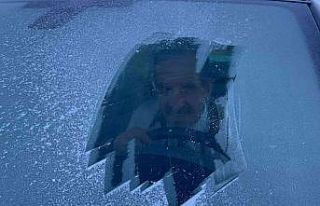 Kars eksi 8’i gördü, araçların camları buz...