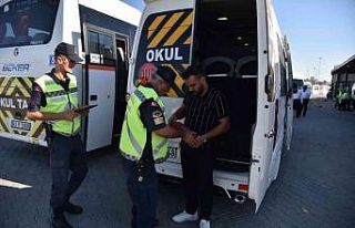 Kartepe’de öğrenci servisleri denetleniyor