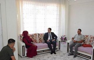 Kaymakam Başar, şehit yakınları ve ihtiyaç sahibi...
