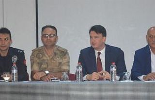 Kaymakam Gürses, muhtarlarla  bir araya geldi