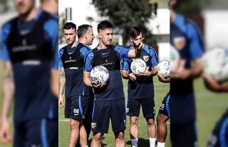 Kayserispor 23 kişiyle İstanbul’a gitti