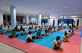 Kemer’de ücretsiz karate ve kick boks kursları...