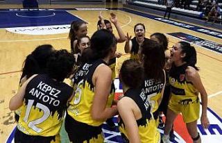 Kepez Belediyespor U16 Kadın Basketbol Takımı galibiyetle...