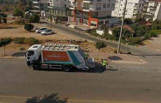 Kepez’in yüzleri güldüren çöp araçları