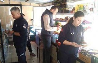 Koçarlı Belediyesi zabıta ekipleri okul kantinlerini...