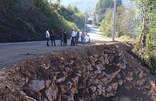 Köy yollarında düzenlemeler devam ediyor