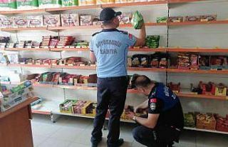 Kozan’da marketler denetlendi