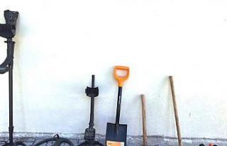 Kulu’da define arayan 2 kişi yakalandı