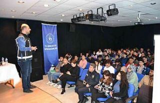 Kulu’da öğrencilere uyuşturucuyla mücadele semineri