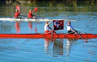 Kürekçiler Cumhuriyet bayramı için gösteri yaptı