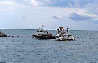 Kurtarılmak isterken batan tekne 2 gündür kurtarılmayı...