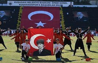 Kuşadası’nda Cumhuriyet Bayramı kutlamalarına...