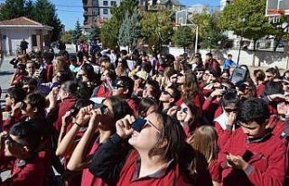 Kütahya’nın Tavşanlı ilçesinde de güneş tutulması...
