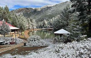 Limni Gölü’nden kar manzaraları