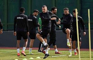 Manisa FK, Altay hazırlıklarını tamamladı