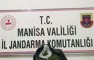 Manisa’da durdurulan otomobilden esrar çıktı