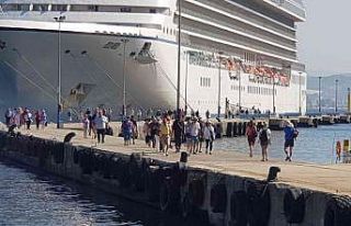 ‘Marina’ ile 976 turist Alanya’ya geldi