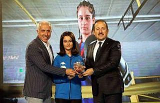 Mersin’de başarılı sporcular ve kulüpler ödüllendirildi