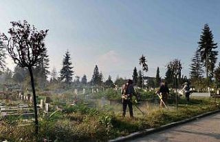 Mezarlıklar bakıma alındı