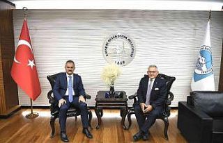 Milli Eğitim Bakanı Özer, Başkan Büyükkılıç’ı...