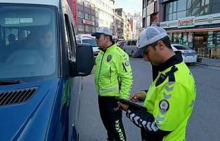 Minibüs ve halk otobüslerine fazla yolcu denetimi