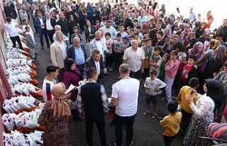 Minik öğrencilere kırtasiye malzemesi