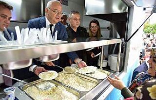 Mobil ikram aracı Manisalıların hizmetinde