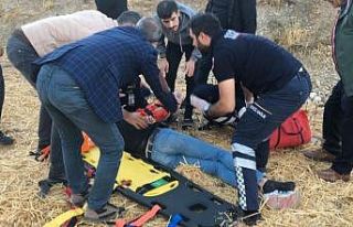 Motosiklet şarampole uçtu: 1’i ağır 2 yaralı