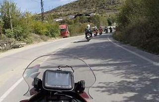 Motosiklet sürücüleri doğayla iç içe eğitim...