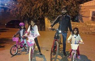 Musa öğretmen okul dışında da öğrencilerini...