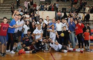 Nazilli Belediyespor voleybolda, Denizli temsilcisini...