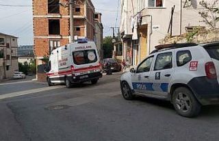 ‘Neden çalışmıyorsun’ diyen kızını sopayla...