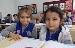 Öğrenciler, depreme dayanıklı okullarda eğitim...